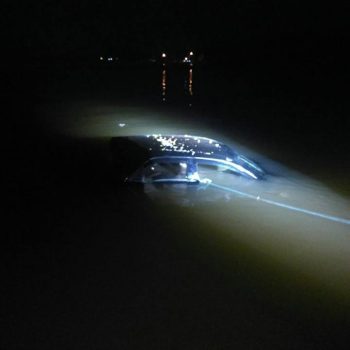 mobil cemplung di boom