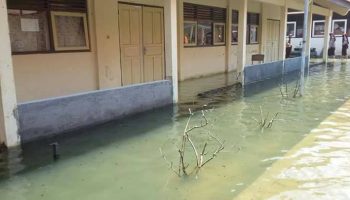 sekolah terendam banjir