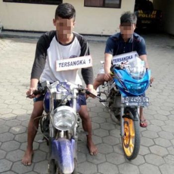 2-Pelajar-SMK-curi-motor-di-Ulujami (1)