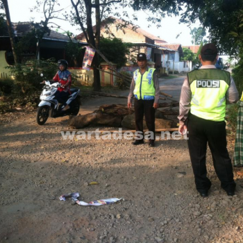 blokir jalan tangkiltengah