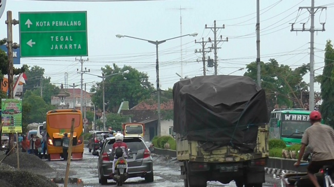 jalur alternatif pemalang rusak