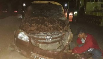 pecah-ban-avanza-tabrak-tebing-di-tol-darurat-batang_20170627_144940
