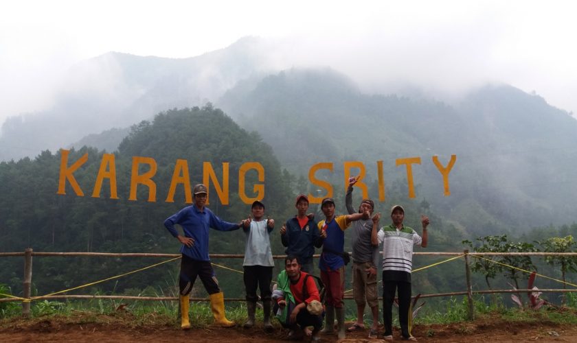 bukit karangsrity1