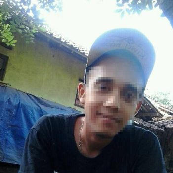 pelaku pelemparan bus