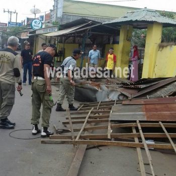 satpol pp gusur pkl kedugnwuni