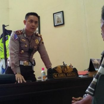 sopir kecelakaan tewaskan polisi batang