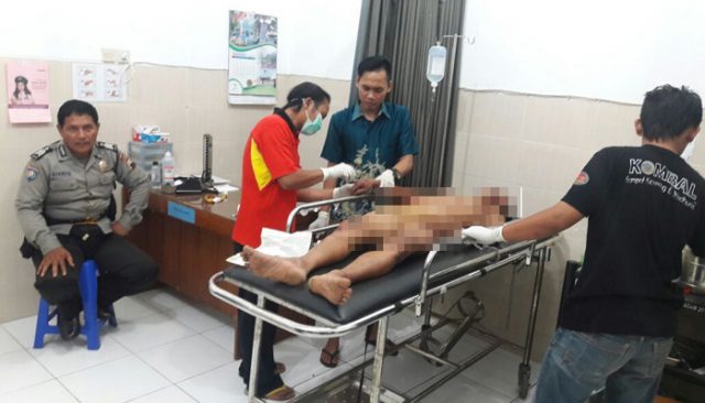 bacok warga