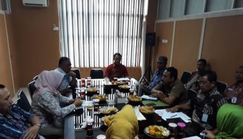 dewan pertanyakan penutupan toko modern