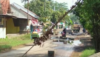 blokir jalan cepagan