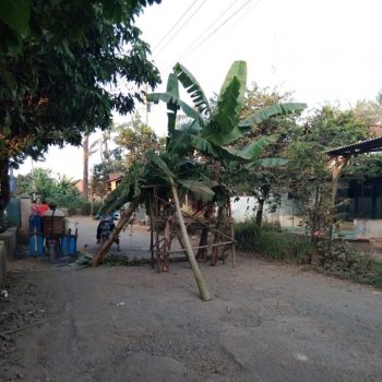 blokade jalan tangkiltengah
