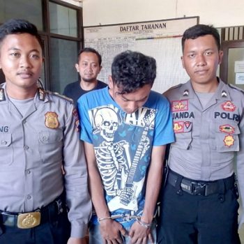 ngamen malah nyolong