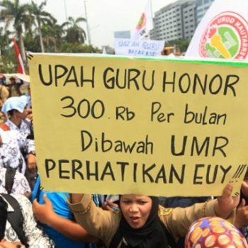 Ilustrasi-guru-honorer-berdemo