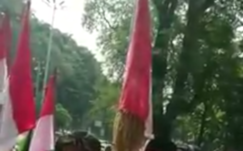 demo warga semingkir