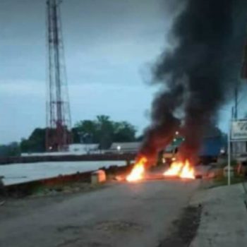 blokir jalan pendowo