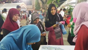 Pengunjung Paviliun Indonesia di Melayu Day @Yala © Sumber: Universitas Muhammadiyah Sumatera Utara
