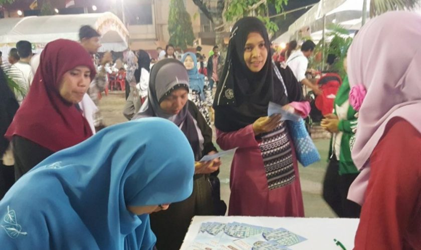 Pengunjung Paviliun Indonesia di Melayu Day @Yala © Sumber: Universitas Muhammadiyah Sumatera Utara