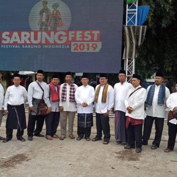 sarung fest