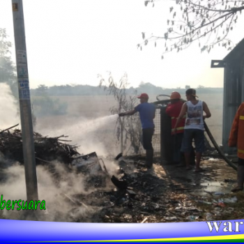kios terbakar