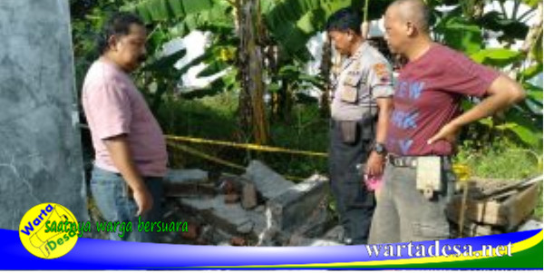 tertimpa tembok