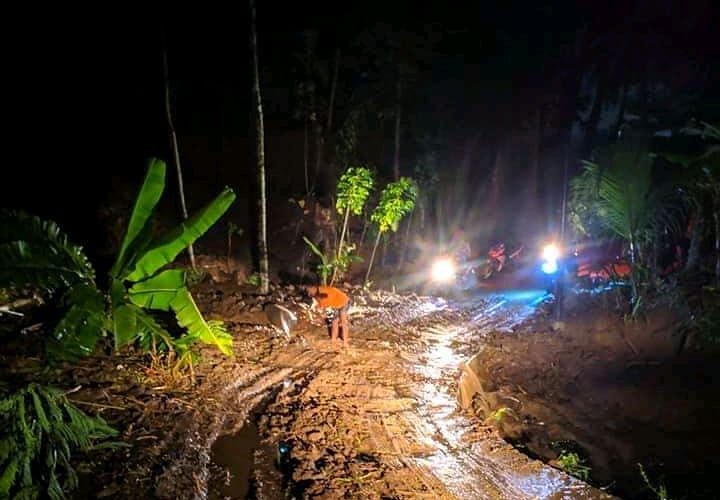 Longsor-Jalur-Bongas-Cikadu-Watukumpul-2020