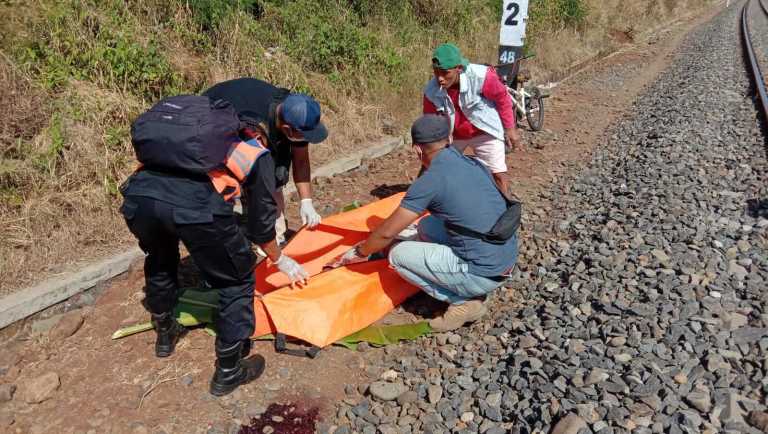tetabrak kereta